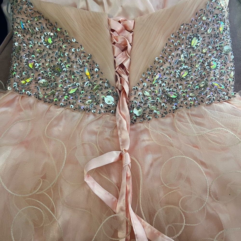 Dress - Picture 4 of 8